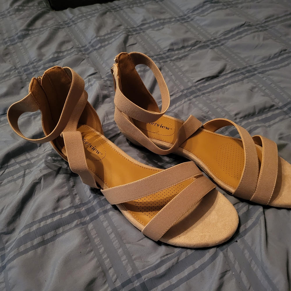 WIDE-Gladiator Style Sandals